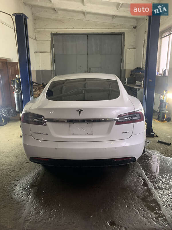 Лифтбек Tesla Model S 2016 в Ровно фото 3 Лифтбек Tesla Model S 2016 в Ровно