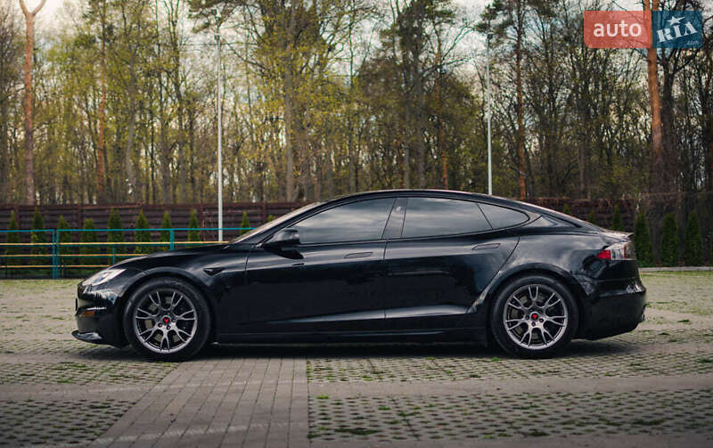 Лифтбек Tesla Model S 2021 в 