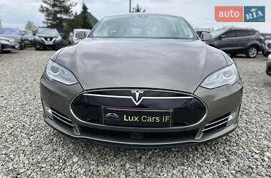Лифтбек Tesla Model S 2015 в 