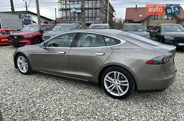 Лифтбек Tesla Model S 2015 в 