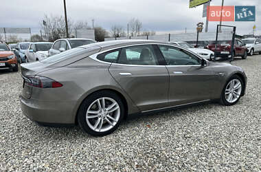 Лифтбек Tesla Model S 2015 в 