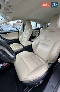 Лифтбек Tesla Model S 2015 в 