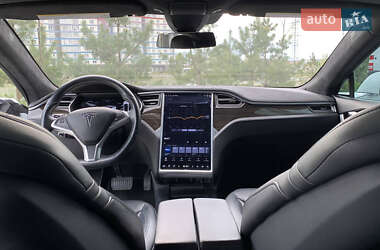 Лифтбек Tesla Model S 2015 в 