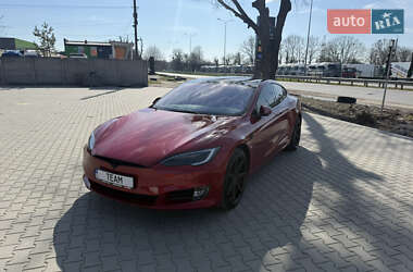 Лифтбек Tesla Model S 2017 в 