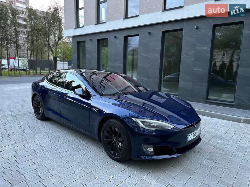 Лифтбек Tesla Model S 2017 в 