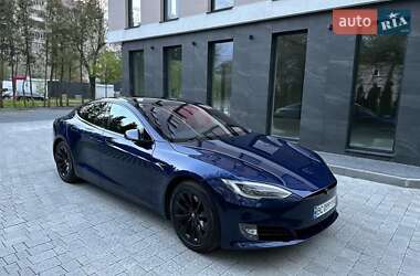Лифтбек Tesla Model S 2017 в 
