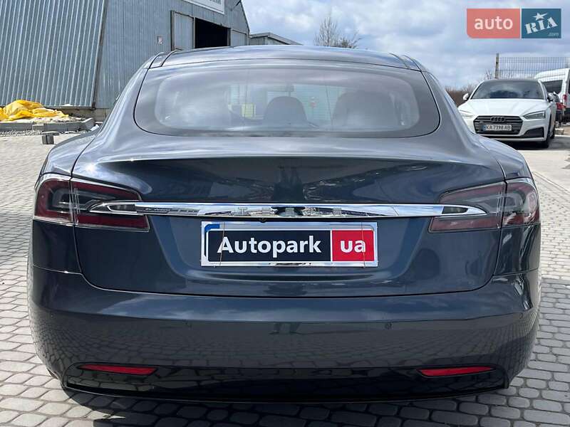 Ліфтбек Tesla Model S 2017 в Львові