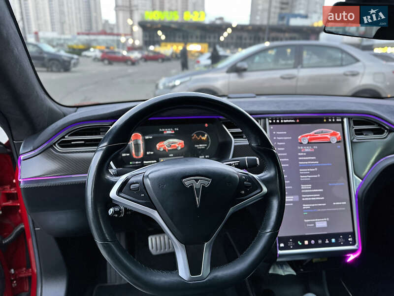 Ліфтбек Tesla Model S 2015 в Києві