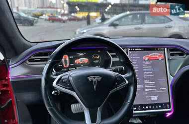 Лифтбек Tesla Model S 2015 в 
