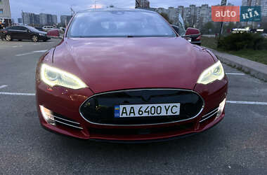 Лифтбек Tesla Model S 2015 в 