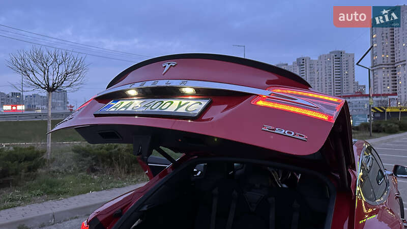 Ліфтбек Tesla Model S 2015 в Києві