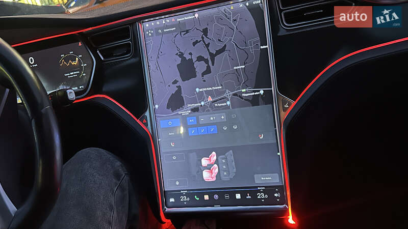 Ліфтбек Tesla Model S 2015 в Києві