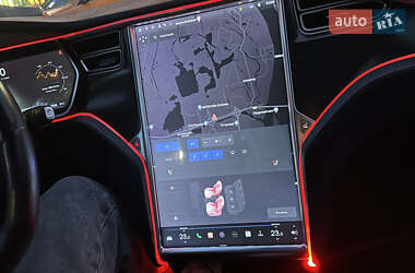 Лифтбек Tesla Model S 2015 в 