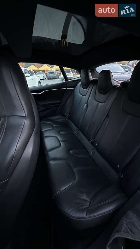 Ліфтбек Tesla Model S 2015 в Києві
