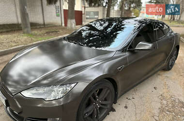 Лифтбек Tesla Model S 2014 в 