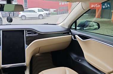 Лифтбек Tesla Model S 2014 в 