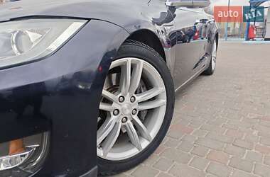 Лифтбек Tesla Model S 2014 в 