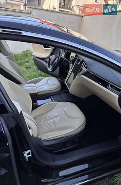 Лифтбек Tesla Model S 2014 в 