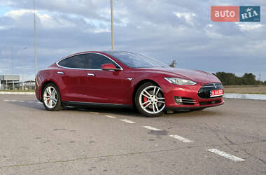 Лифтбек Tesla Model S 2015 в 