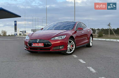 Лифтбек Tesla Model S 2015 в 