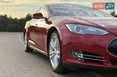 Лифтбек Tesla Model S 2015 в 