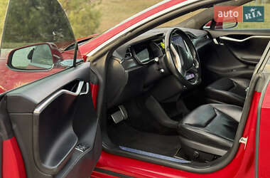 Лифтбек Tesla Model S 2015 в 