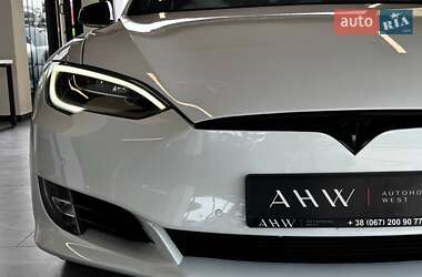 Ліфтбек Tesla Model S 2020 в 