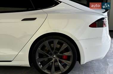 Ліфтбек Tesla Model S 2020 в 