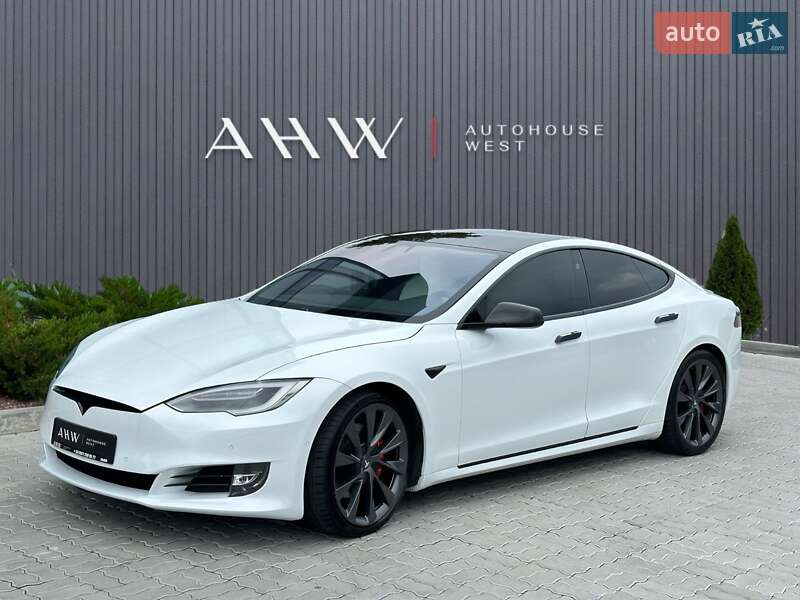 Ліфтбек Tesla Model S 2020 в 