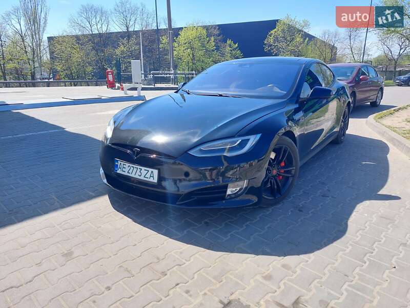 Tesla Model S 2014