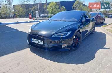 Ліфтбек Tesla Model S 2014 в 