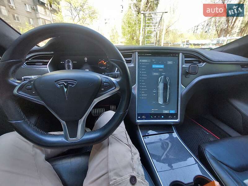 Ліфтбек Tesla Model S 2014 в Дніпрі