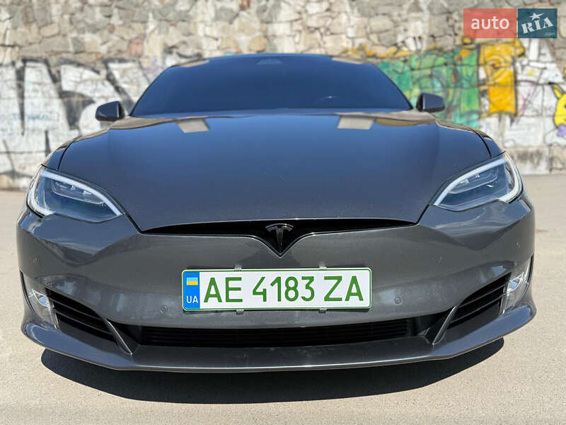 Лифтбек Tesla Model S 2017 в Днепре