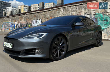 Лифтбек Tesla Model S 2017 в 