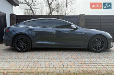 Лифтбек Tesla Model S 2017 в 