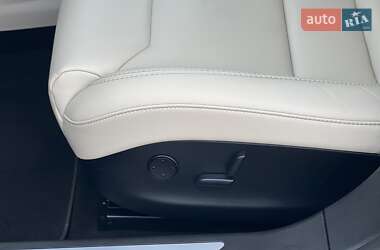 Лифтбек Tesla Model S 2020 в 