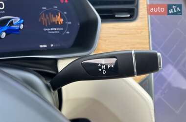 Лифтбек Tesla Model S 2020 в 