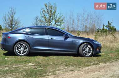 Лифтбек Tesla Model S 2014 в 