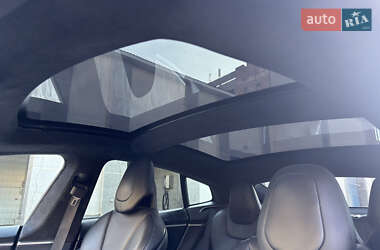 Лифтбек Tesla Model S 2017 в 