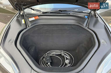 Лифтбек Tesla Model S 2015 в 