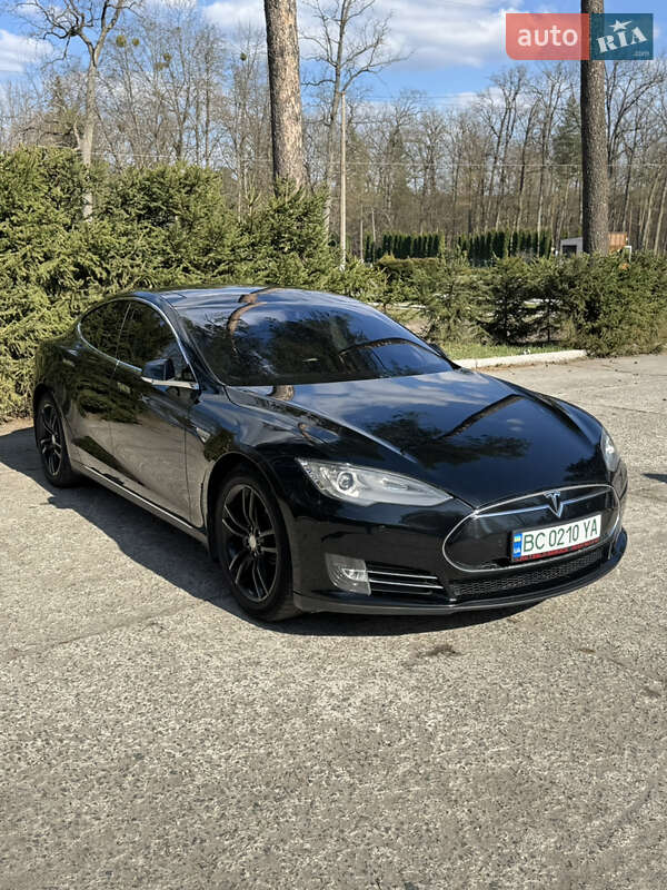 Ліфтбек Tesla Model S 2014 в Шепетівці