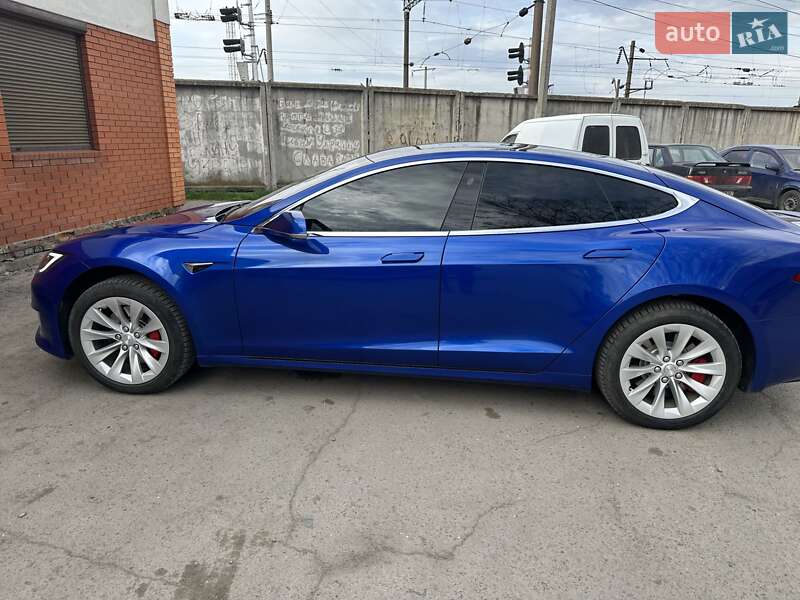 Лифтбек Tesla Model S 2018 в Луцке