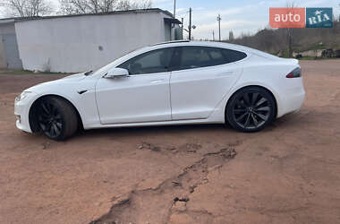 Лифтбек Tesla Model S 2016 в Кривом Роге