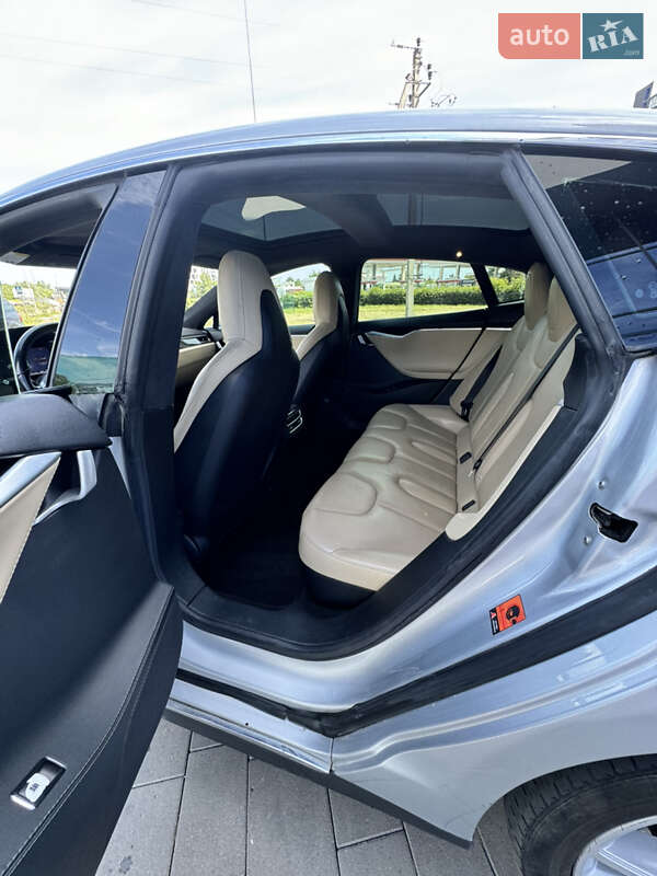 Лифтбек Tesla Model S 2014 в Ивано-Франковске