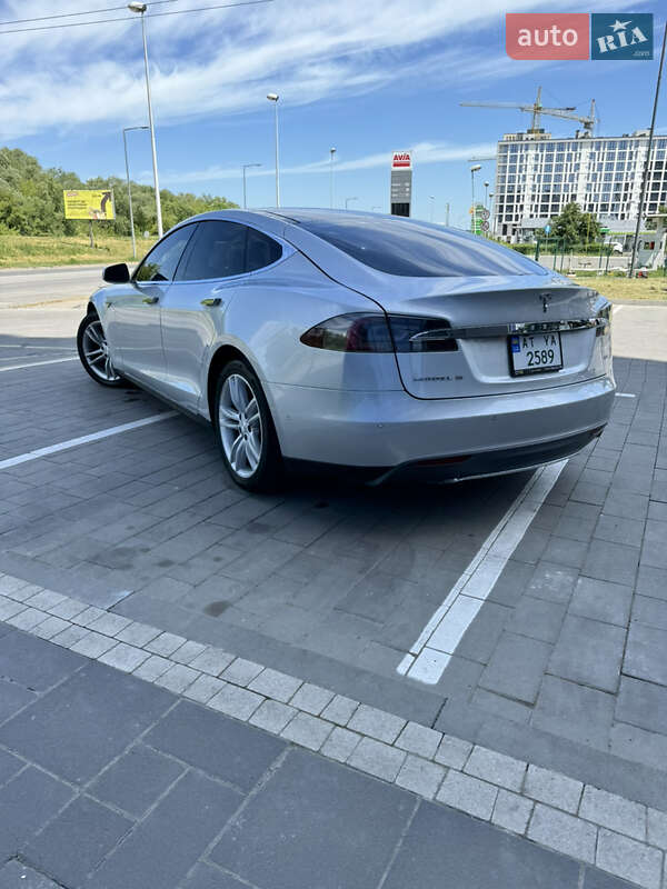 Лифтбек Tesla Model S 2014 в Ивано-Франковске