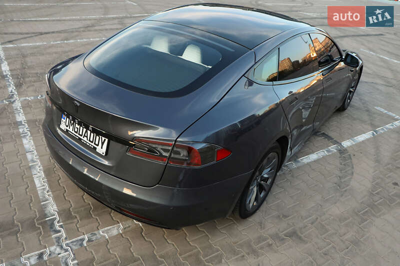 Лифтбек Tesla Model S 2019 в Киеве