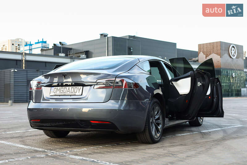 Лифтбек Tesla Model S 2019 в Киеве
