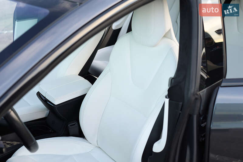 Лифтбек Tesla Model S 2019 в Киеве