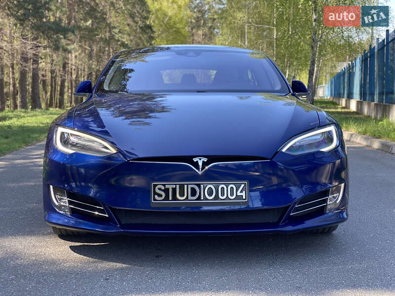 Ліфтбек Tesla Model S 2015 в Бучі
