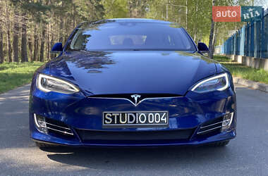 Лифтбек Tesla Model S 2015 в 